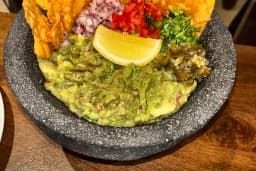 Molcajete Guac